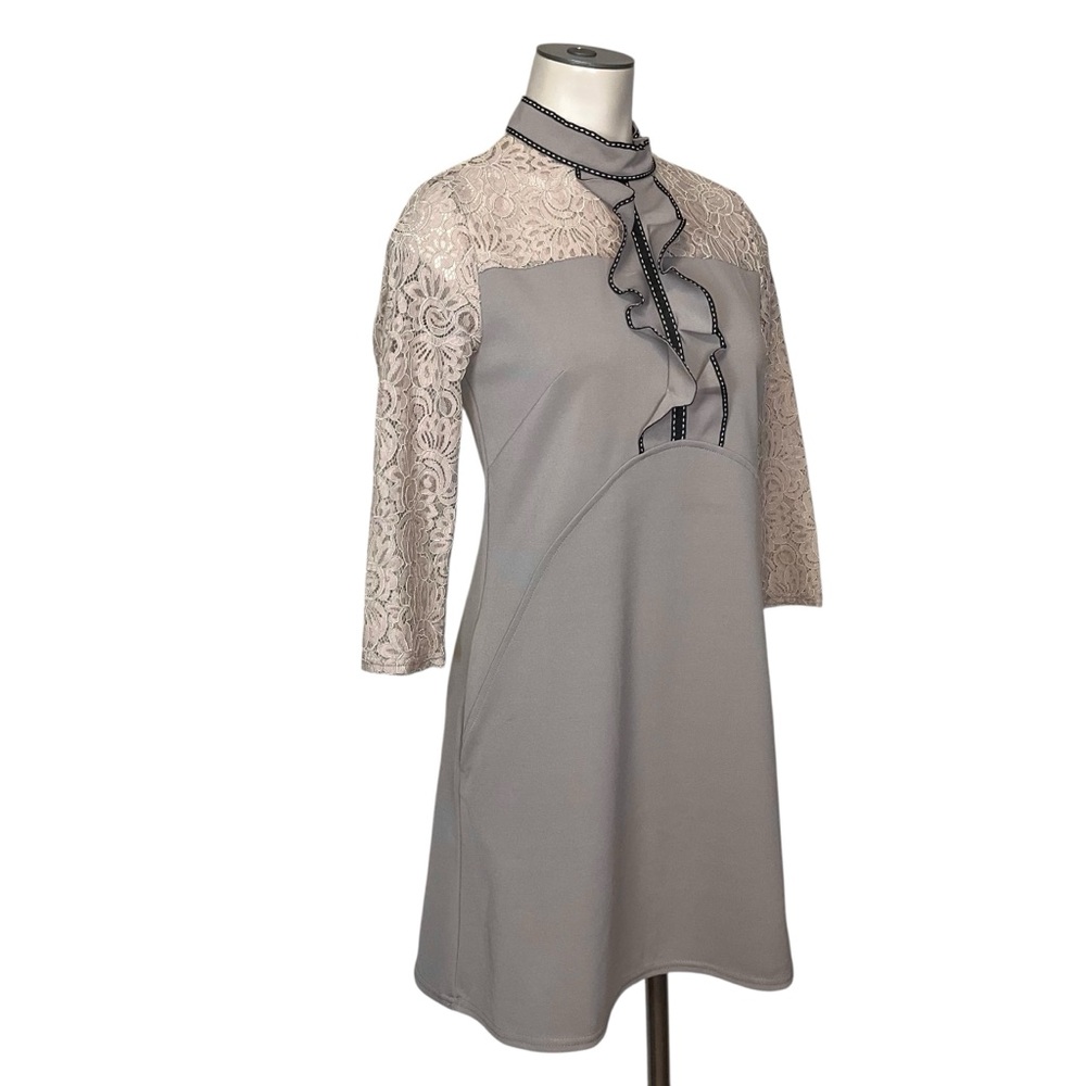 Unbranded Med Junior Chic A-Line Dress 3/4 Lace Sleeves Mock Neck Ruffle Back